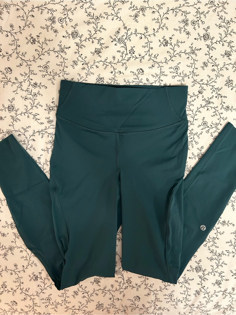 Lululemon Women's Base Pace High-Rise Running Tight 28" in Green Jasper